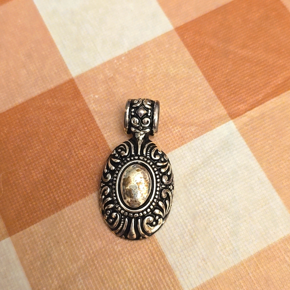Avon Pendant
